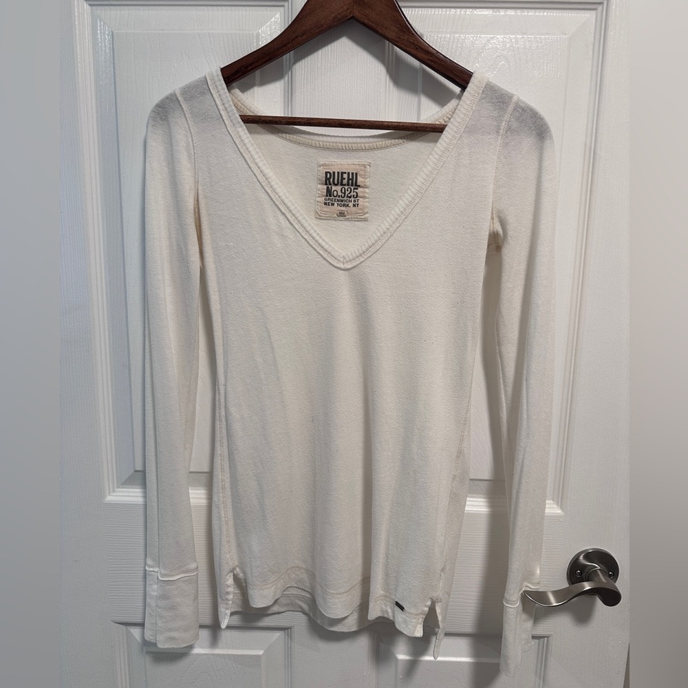 Ruehl White long sleeved top